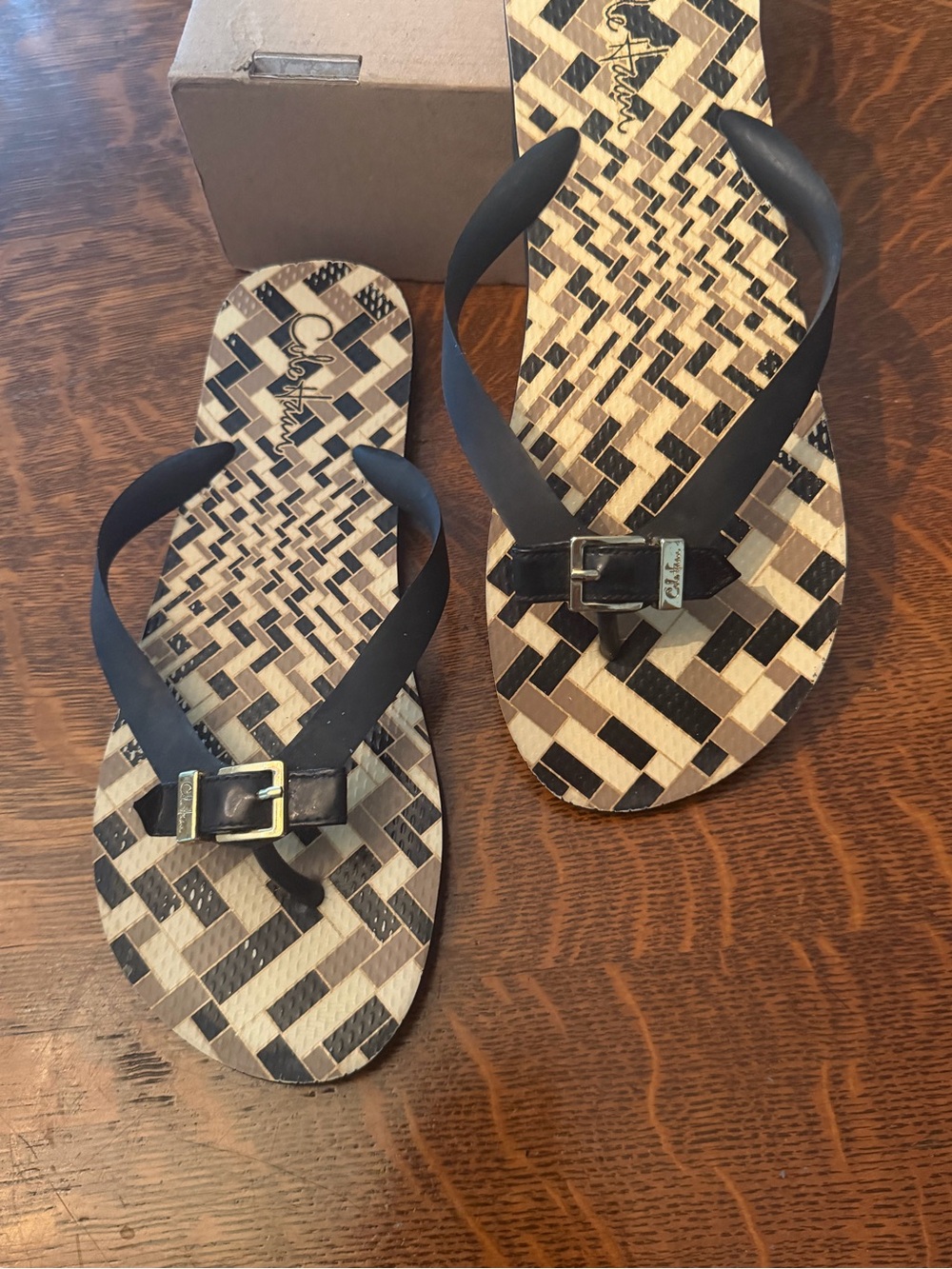 Women’s Beige Tan with Black Strap Women's Flip Flops Sz 9 Cole Haan